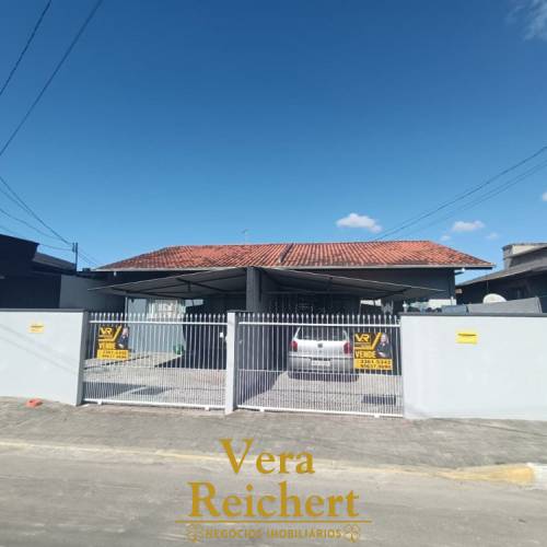 CASA  A VENDA NO MORRETES EM ITAPEMA