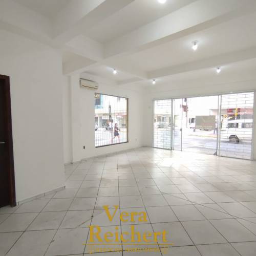 SALA COMERCIAL NA RUA 406C