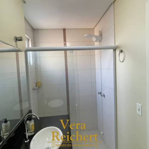 APARTAMENTO 1 SU�TE + 2 QUARTOS - MEIA PRAIA