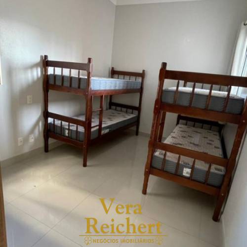 APARTAMENTO 1 SU�TE + 2 QUARTOS - MEIA PRAIA