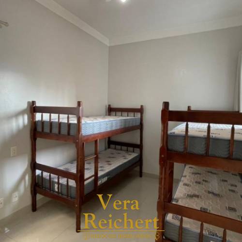 APARTAMENTO 1 SU�TE + 2 QUARTOS - MEIA PRAIA