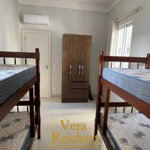 APARTAMENTO 1 SU�TE + 2 QUARTOS - MEIA PRAIA