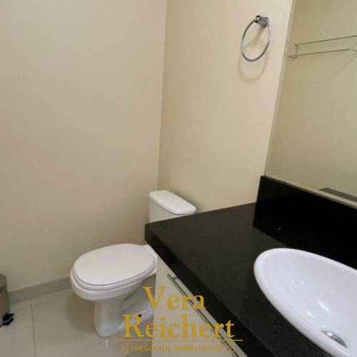 APARTAMENTO 1 SU�TE + 2 QUARTOS - MEIA PRAIA