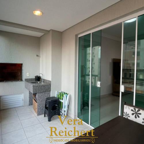 APARTAMENTO 1 SU�TE + 2 QUARTOS - MEIA PRAIA