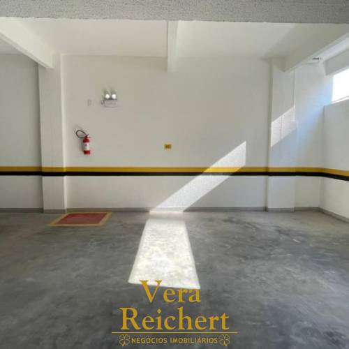 APARTAMENTO 1 SU�TE + 2 QUARTOS - MEIA PRAIA