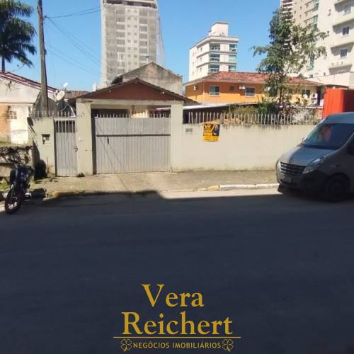 TERRENO AMPLO  NA MEIA PRAIA DE ITAPEMA 