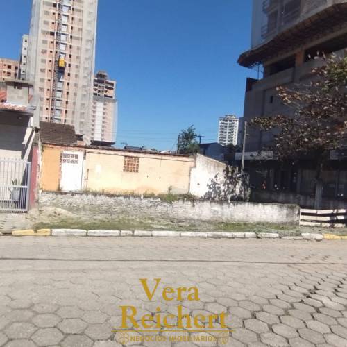 TERRENO AMPLO  NA MEIA PRAIA DE ITAPEMA 