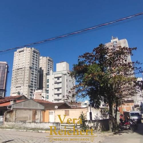 TERRENO AMPLO  NA MEIA PRAIA DE ITAPEMA 