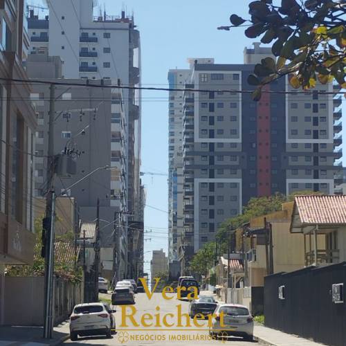 TERRENO AMPLO  NA MEIA PRAIA DE ITAPEMA 
