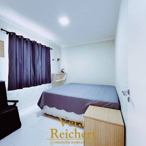 Apartamento com rea externa  150m do mar 