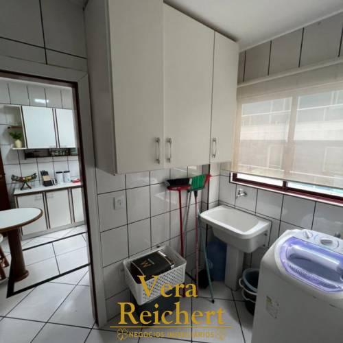 APARTAMENTO FRENTE MAR NO CORAO DA MEIA PRAIA