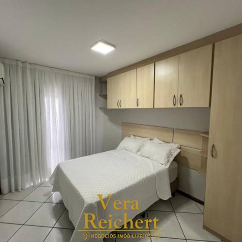 APARTAMENTO FRENTE MAR NO CORAO DA MEIA PRAIA