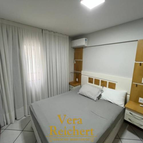 APARTAMENTO FRENTE MAR NO CORAO DA MEIA PRAIA