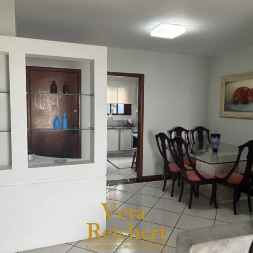 APARTAMENTO FRENTE MAR NO CORAO DA MEIA PRAIA