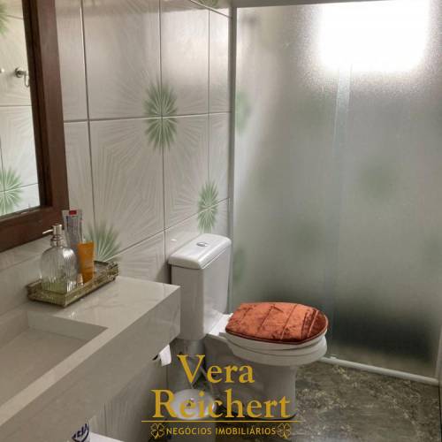 CASA 3 DORM SENDO 1 SUTE, 2 VAGAS, PEREQUE