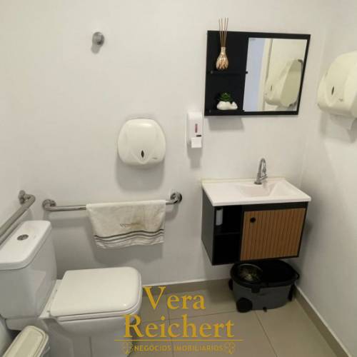 SALA COMERCIAL - RUA 228