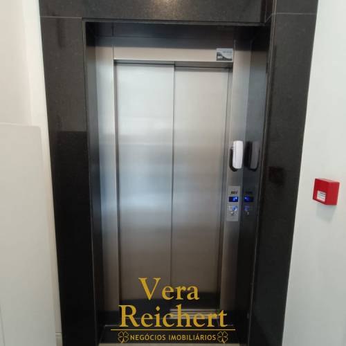 APARTAMENTO 3 SU�TES - MEIA PRAIA