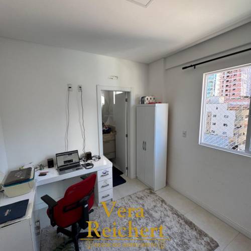 APARTAMENTO 3 SU�TES - MEIA PRAIA