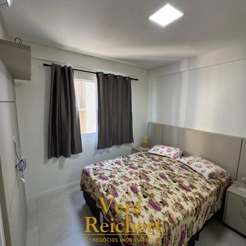 APARTAMENTO 3 SU�TES - MEIA PRAIA