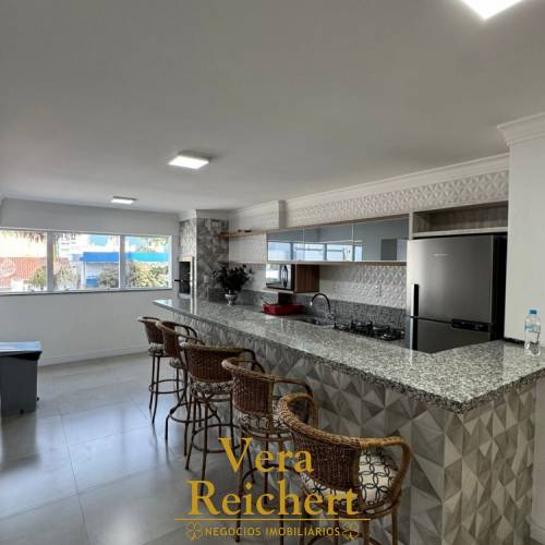 APARTAMENTO 3 SU�TES - MEIA PRAIA