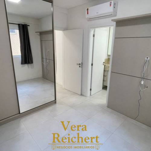 APARTAMENTO 3 SU�TES - MEIA PRAIA
