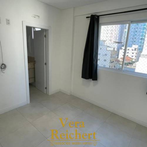APARTAMENTO 3 SU�TES - MEIA PRAIA