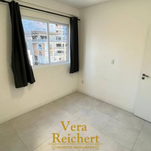 APARTAMENTO 3 SU�TES - MEIA PRAIA