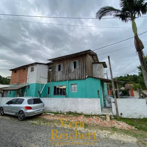 TERRENO COM 7 KITNETS � VENDA - SERT�O DO TROMBUDO