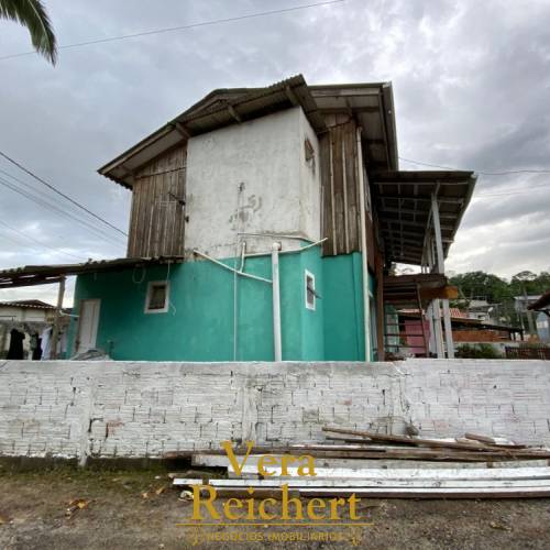 TERRENO COM 7 KITNETS � VENDA - SERT�O DO TROMBUDO