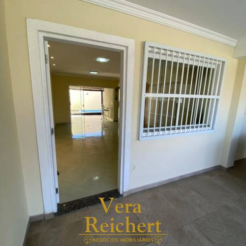 COMERCIAL / RESIDENCIAL - CASA 3 QUARTOS