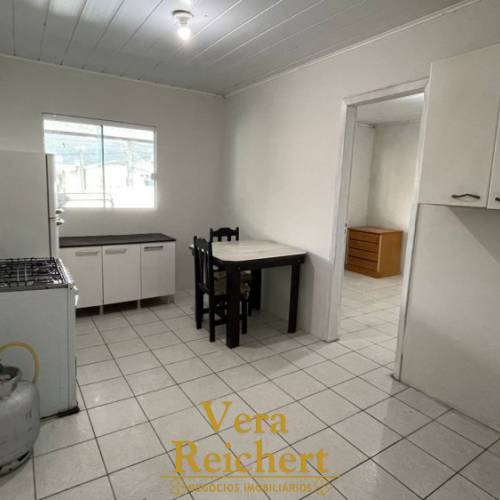 KITNET 01 - RUA 428 N. 1213