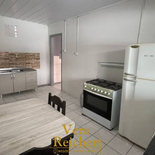 KITNET 01 - RUA 428 N. 1213