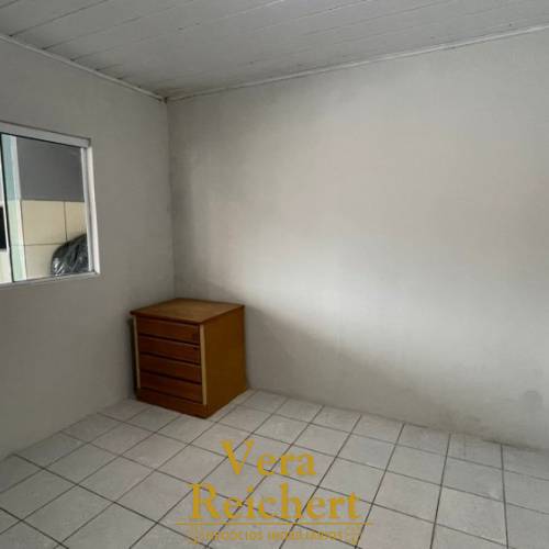 KITNET 01 - RUA 428 N. 1213