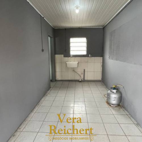 KITNET 01 - RUA 428 N. 1213