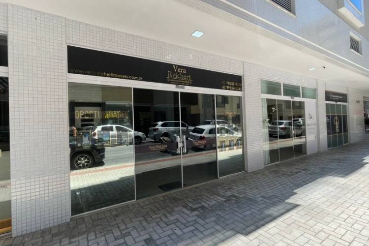 SALA COMERCIAL NA MEIA PRAIA