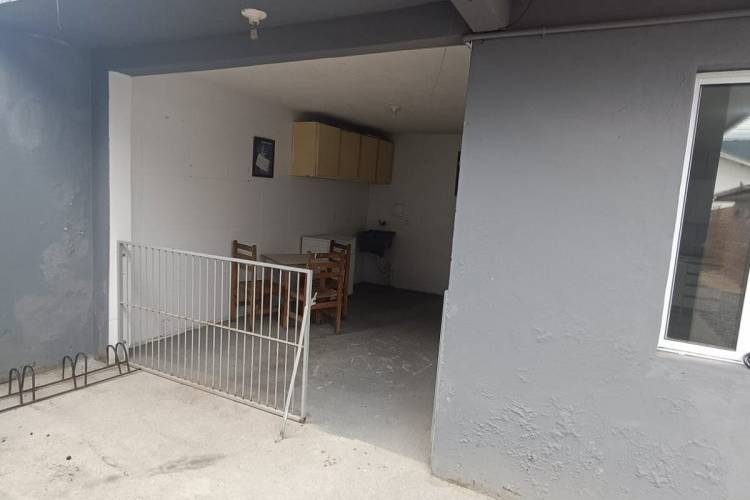 APTO DE 1 QUARTO NA RUA 428 SEM CAU��O 