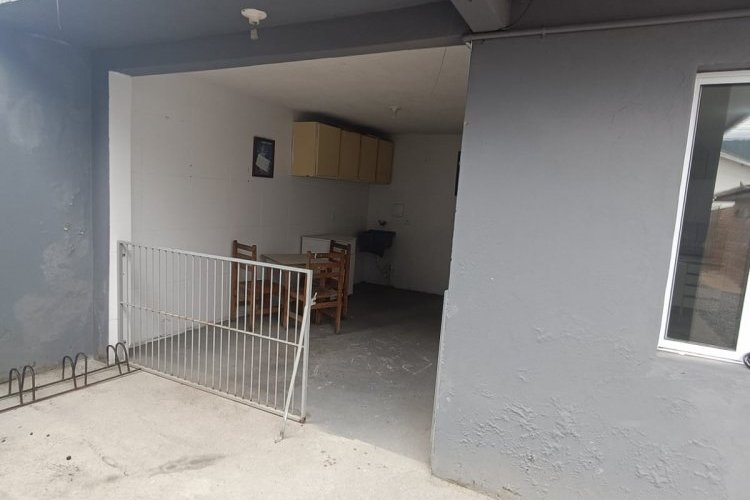 APTO DE 1 QUARTO NA RUA 428 SEM CAU��O 