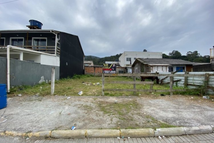TERRENO PARA LOCA��O ANUAL NA RUA 406F