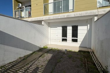 SOBRADO COM 3 QUARTOS RUA 426