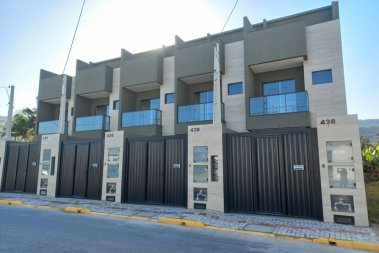 SOBRADO 2 SUTES CAMPO VERDE EM ITAPEMA