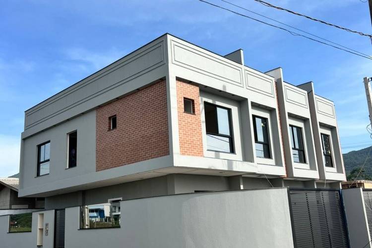 SOBRADO 2 SU�TES 1 VAGA EM ITAPEMA