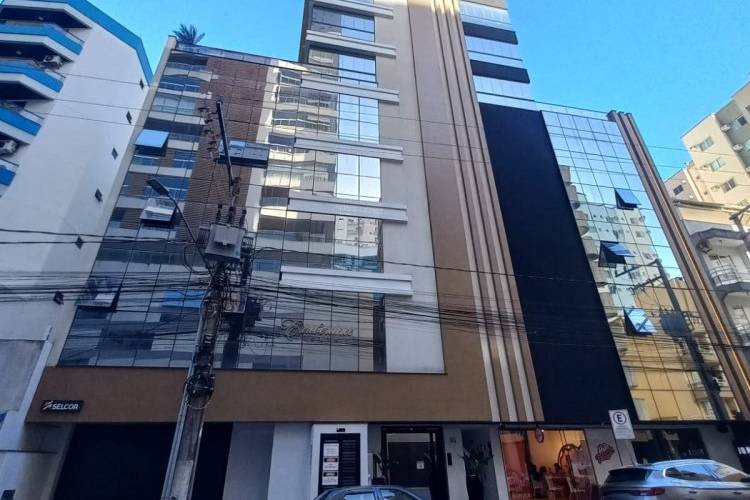 APTO NOVO 3 SU�TES 2 VAGAS GARAGEM MEIA PRAIA