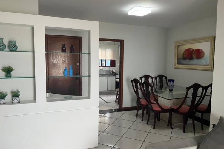 APARTAMENTO FRENTE MAR NO CORAÇÃO DA MEIA PRAIA APARTAMENTO FRENTE MAR NO CORAÇÃO DA MEIA PRAIA
