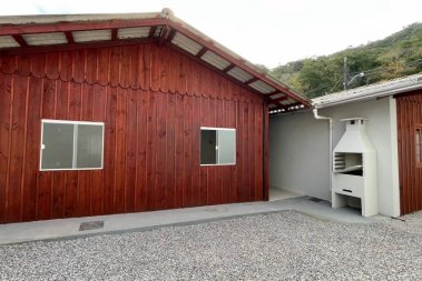 CASA COM 2 QUARTOS NO ALTO S�O BENTO