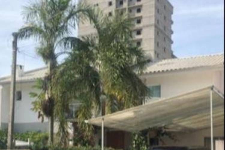 SOBRADO 3 DORM. SENDO 1 SU�TE, 2 VAGAS, PEREQUE