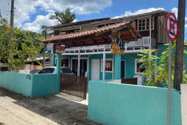 TERRENO COM 7 KITNETS � VENDA - SERT�O DO TROMBUDO