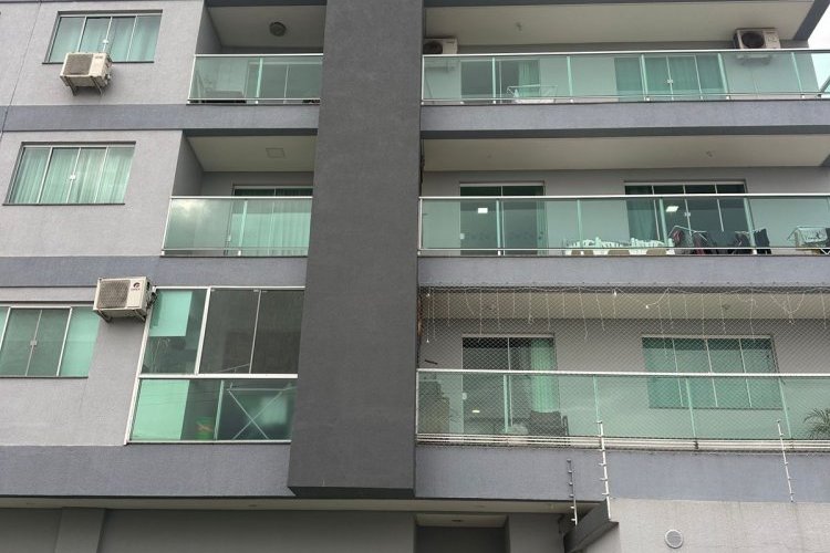 RESID�NCIAL  430 EDUARDO SCHEWINSK  APTO 203 